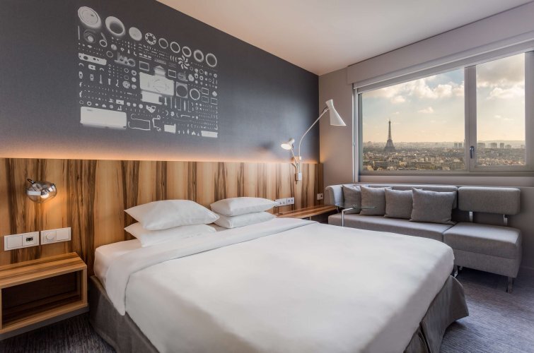 Четырёхместный Eiffel Tower люкс Hyatt Regency Paris Etoile
