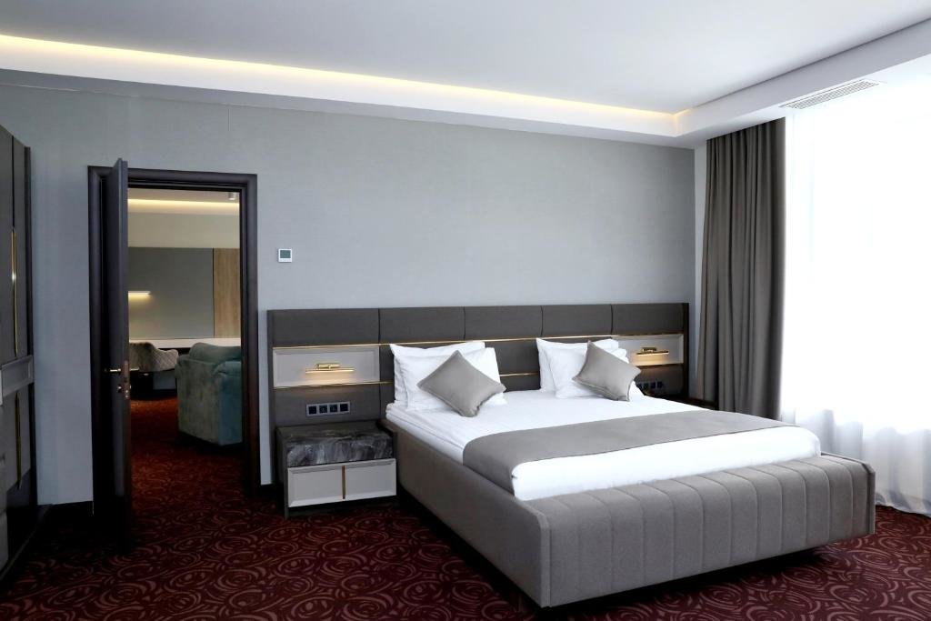Двухместный люкс Luxury Отель Best Western Plus Paradise Hotel Дилижан