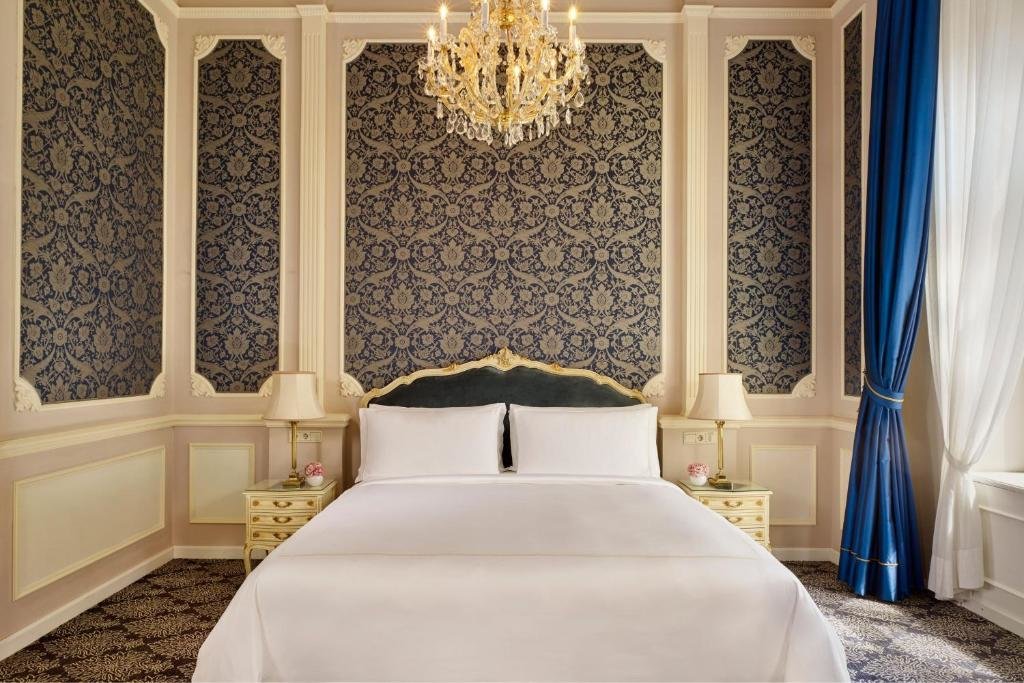 Двухместный люкс Sisi c 1 комнатой Hotel Imperial, a Luxury Collection Hotel, Vienna