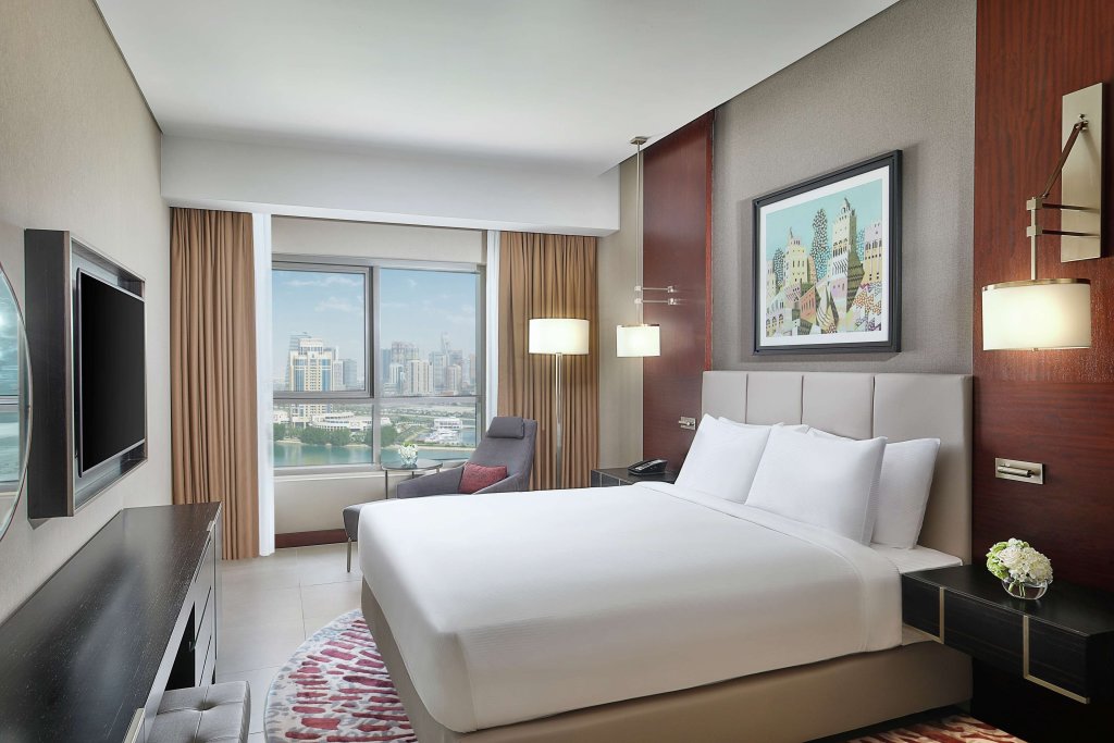 Двухместный люкс Deluxe c 1 комнатой с балконом и с видом на море Hilton Doha The Pearl