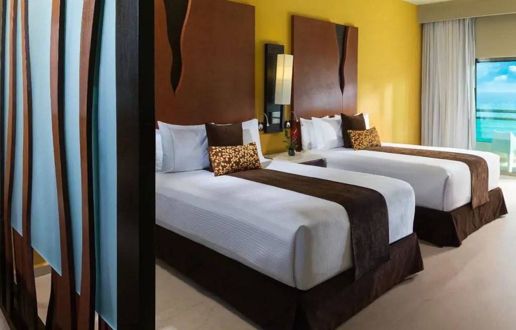 3 Bedrooms Suite oceanfront Generations Riviera Maya Family Resort Catamarán, Aqua Nick & More Inclusive