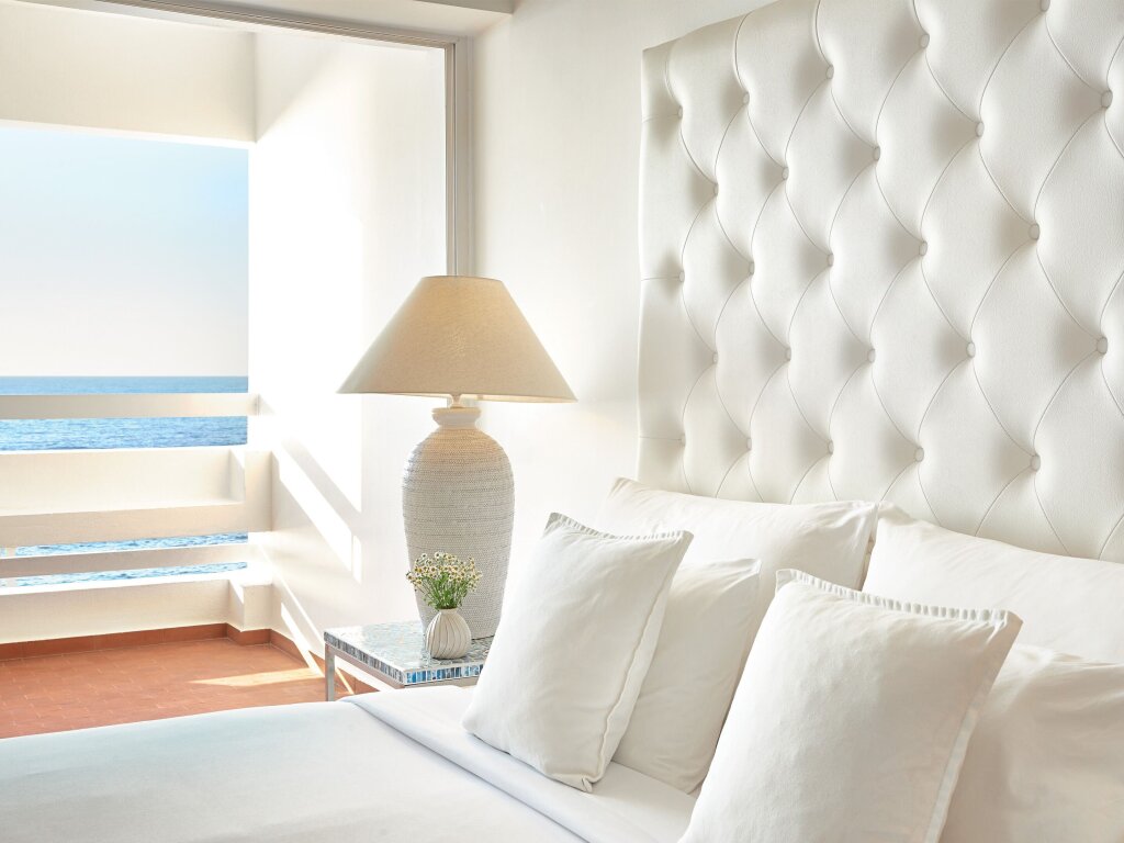 Superior Double guestroom with sea view Grecotel LUX.ME White Palace​