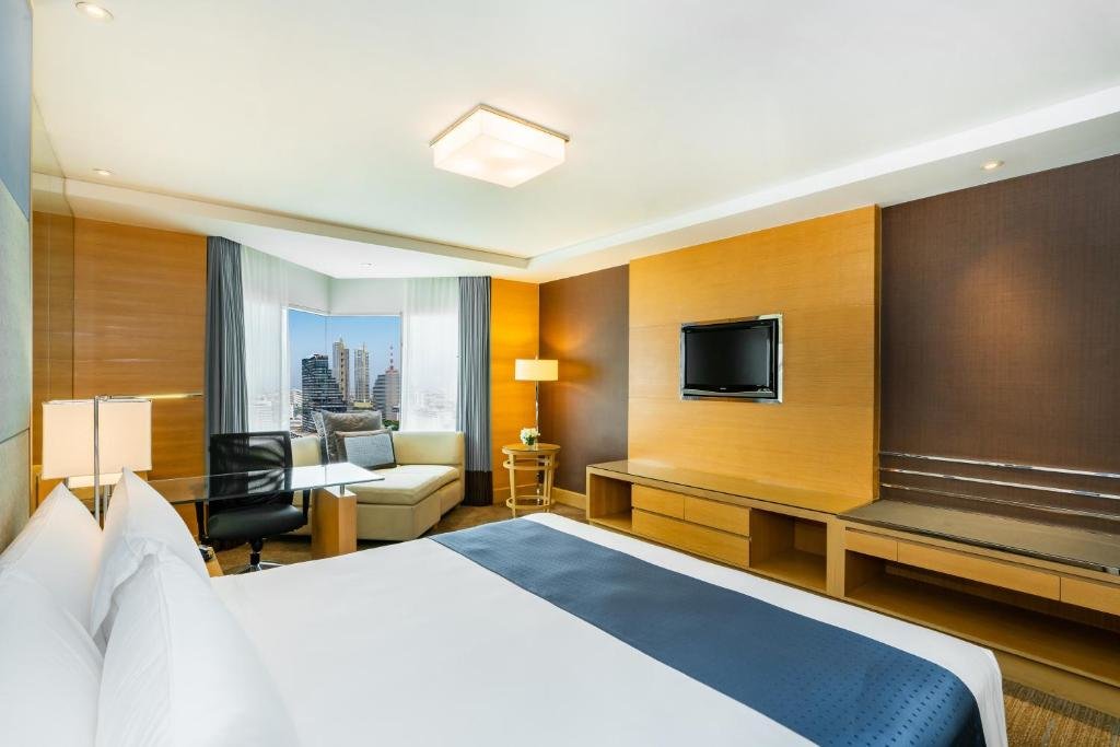 Двухместный номер Lounge Access Premium с видом на город Holiday Inn Bangkok Silom, an IHG Hotel