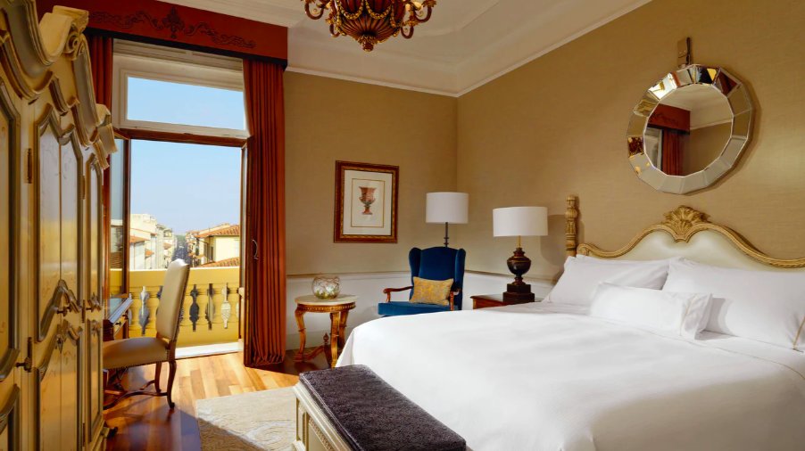 Deluxe Arno River view Double Guest room The Westin Excelsior, Florence