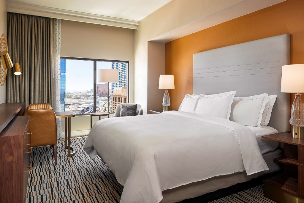 1 Bedroom Accessible Roll-In Shower Double Suite Hilton Grand Vacations Club on the Las Vegas Strip