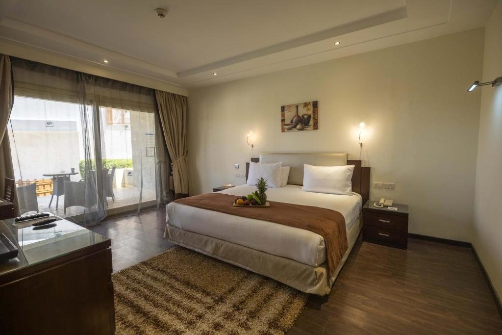 Четырёхместный люкс Royal с 2 комнатами Sunrise Crystal Bay Resort -Grand Select