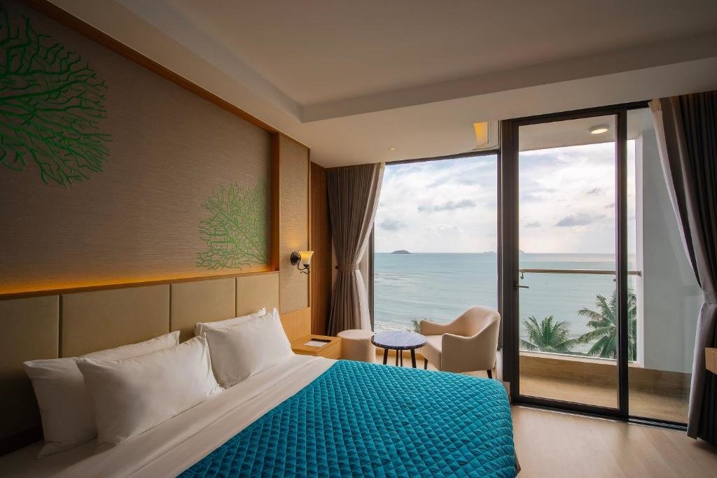 Camera doppia Premier Deluxe con balcone e con vista mare Navada Beach Hotel