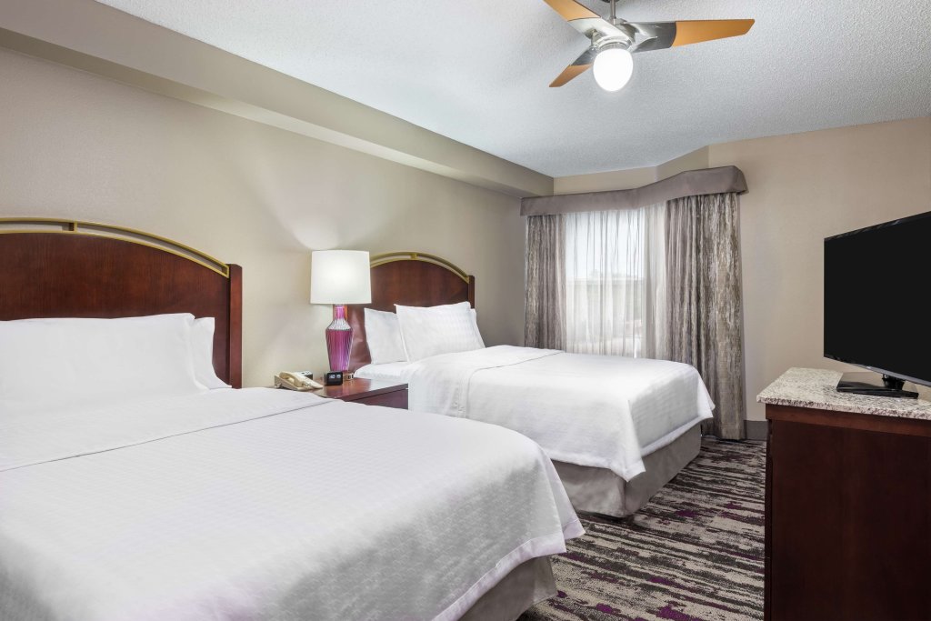 Четырёхместный люкс для некурящих c 1 комнатой Homewood Suites by Hilton Orlando-UCF Area