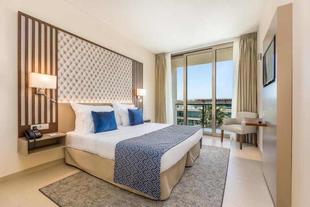 3 Bedrooms Standard Suite with balcony NAU Salgados Dunas Suites