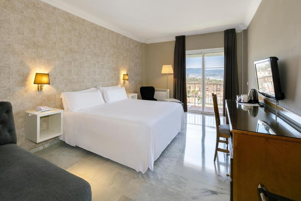 Двухместный полулюкс Sol Guadalmar Hotel