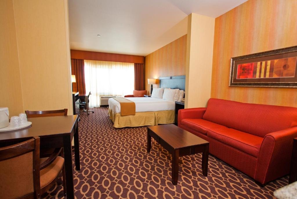Suite Holiday Inn Express & Suites Sacramento NE Cal Expo, an IHG Hotel
