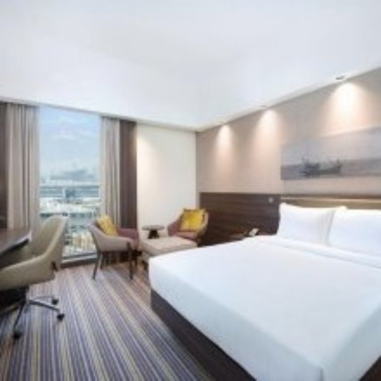 Двухместный номер With sofa Hampton By Hilton Dubai Airport