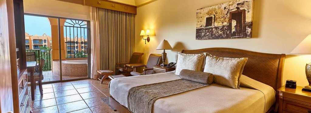 Четырёхместный люкс Deluxe c 1 комнатой с видом на океан The Royal Haciendas Resort & Spa