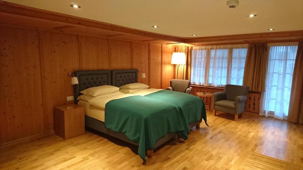 2 Bedrooms Suite with balcony Hotel Walliserhof Zermatt