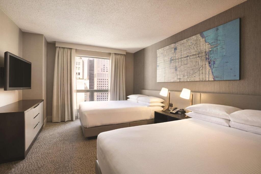 High floor люкс Superior c 1 комнатой Hilton Chicago Magnificent Mile Suites