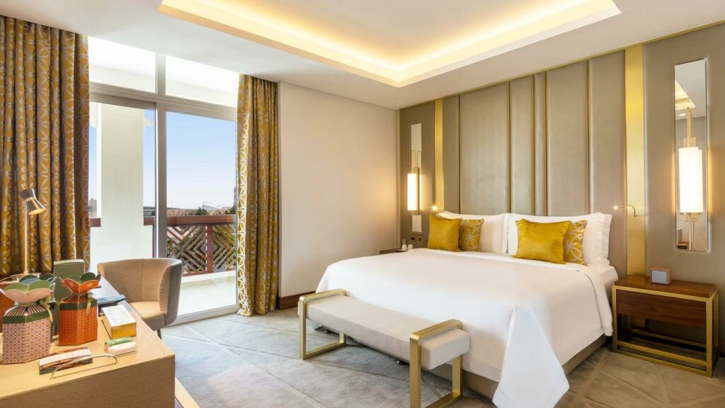 Двухместный люкс Deluxe Отель Al Messila, a Luxury Collection Resort & Spa, Doha