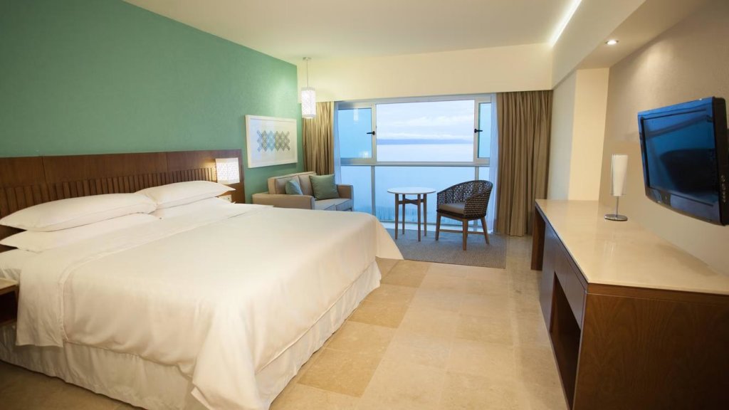 Двухместный номер Deluxe с видом на океан Sheraton Buganvilias Resort & Convention Center