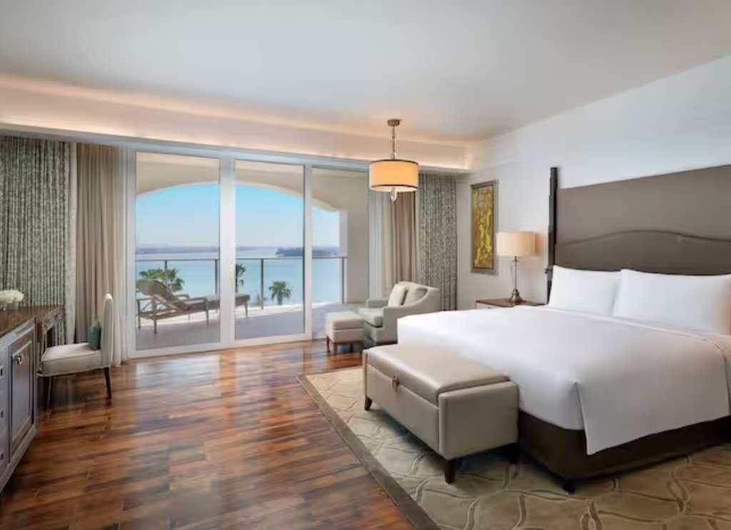 Люкс Pearl Club c 1 комнатой с видом на море Waldorf Astoria Dubai Palm Jumeirah