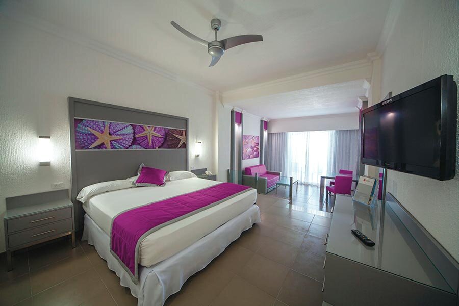 Double Junior Suite with sea view Riu Cancun