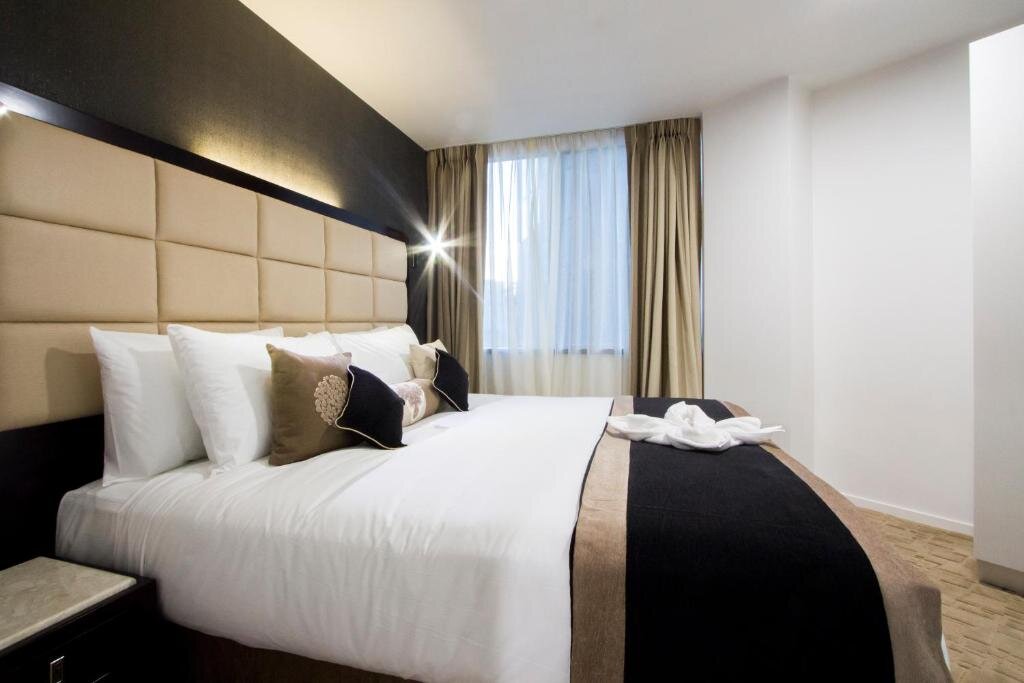 Doppel Suite 1 Schlafzimmer VR Queen Street Hotel & Suites