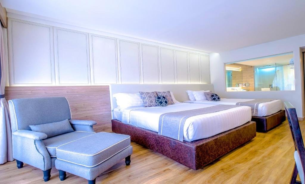 Трёхместный номер Deluxe Phuket Graceland Resort and Spa