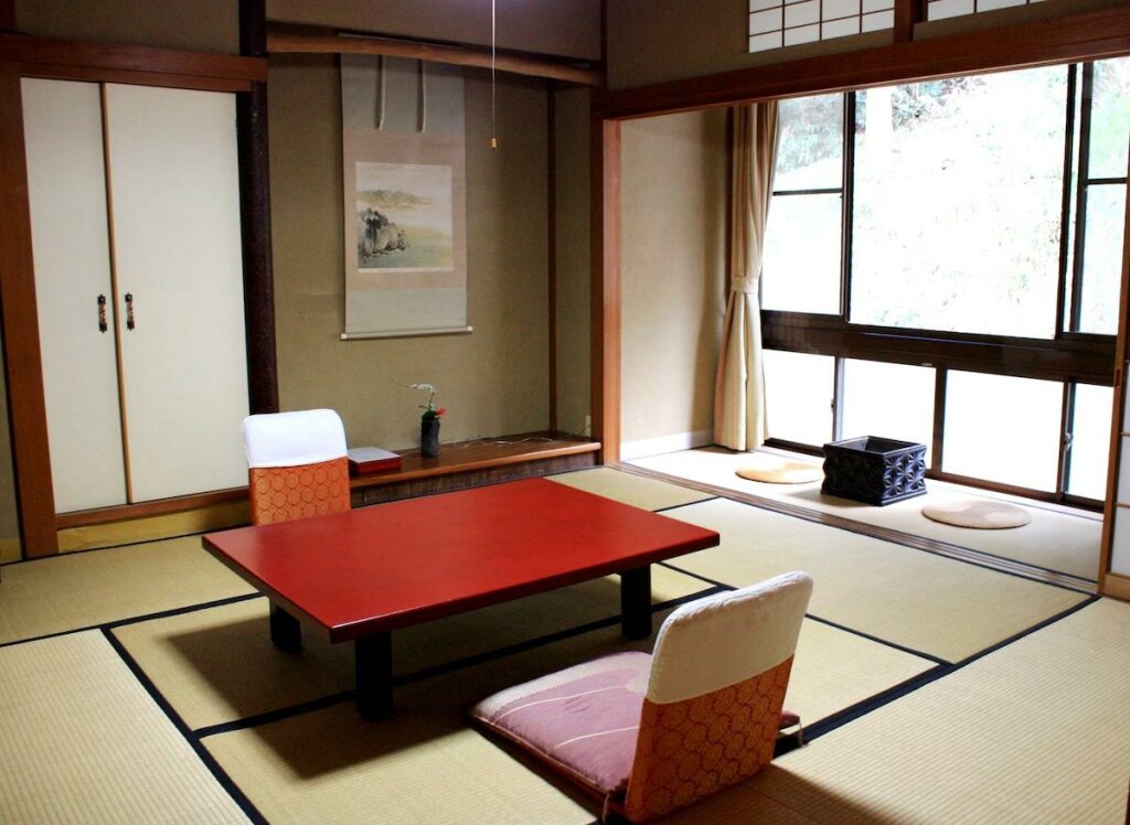 Japanese-Style Compact Zimmer Motoyu Ishiya