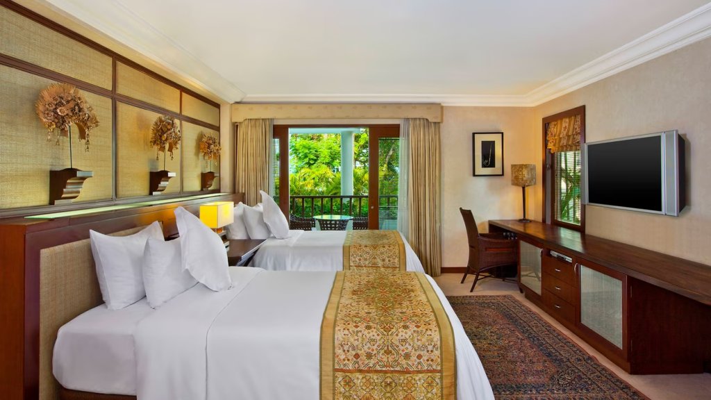Люкс Presidential Lagoon Access с 2 комнатами The Laguna, A Luxury Collection Resort & Spa, Nusa Dua, Bali