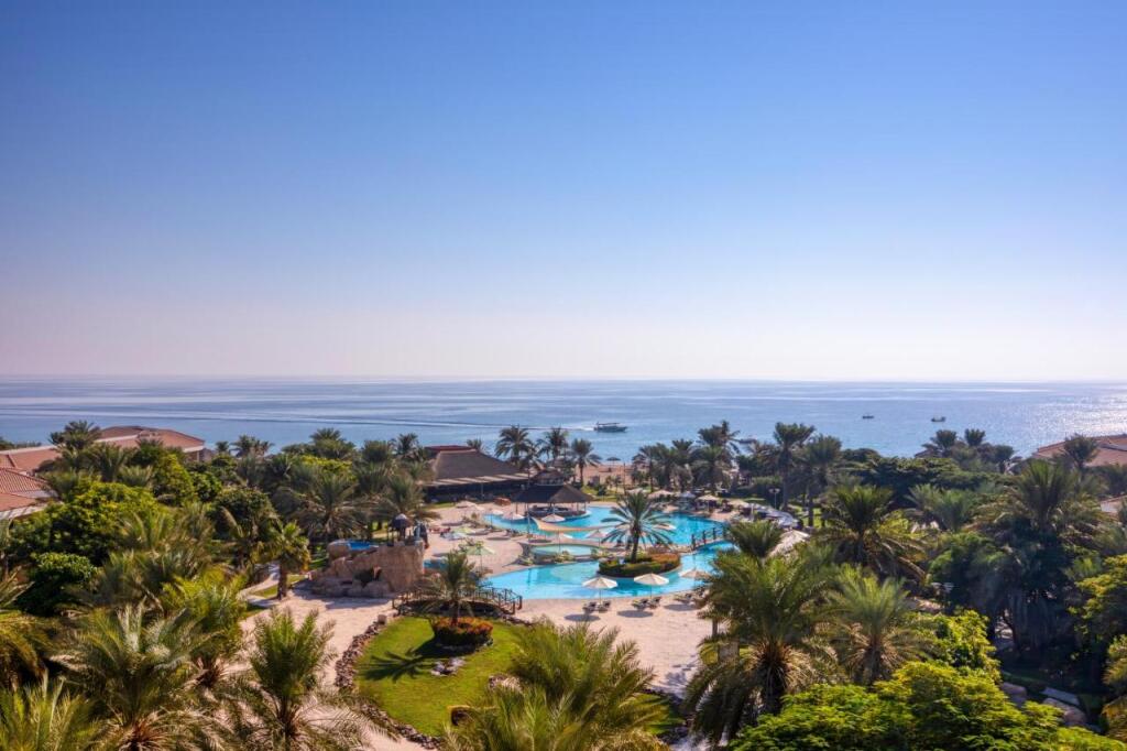 Фуджейра Rotana Resort Spa. Отель Fujairah Rotana Resort Spa 5. Fujairah Rotana Resort & Spa al Aqah Beach 5* ОАЭ, Фуджейра. Пляжи Фуджейра ротана Резорт.