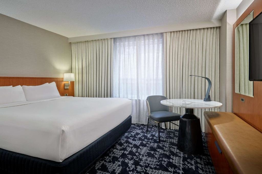 Люкс Modern с 2 комнатами Embassy Suites by Hilton Washington DC Convention Center
