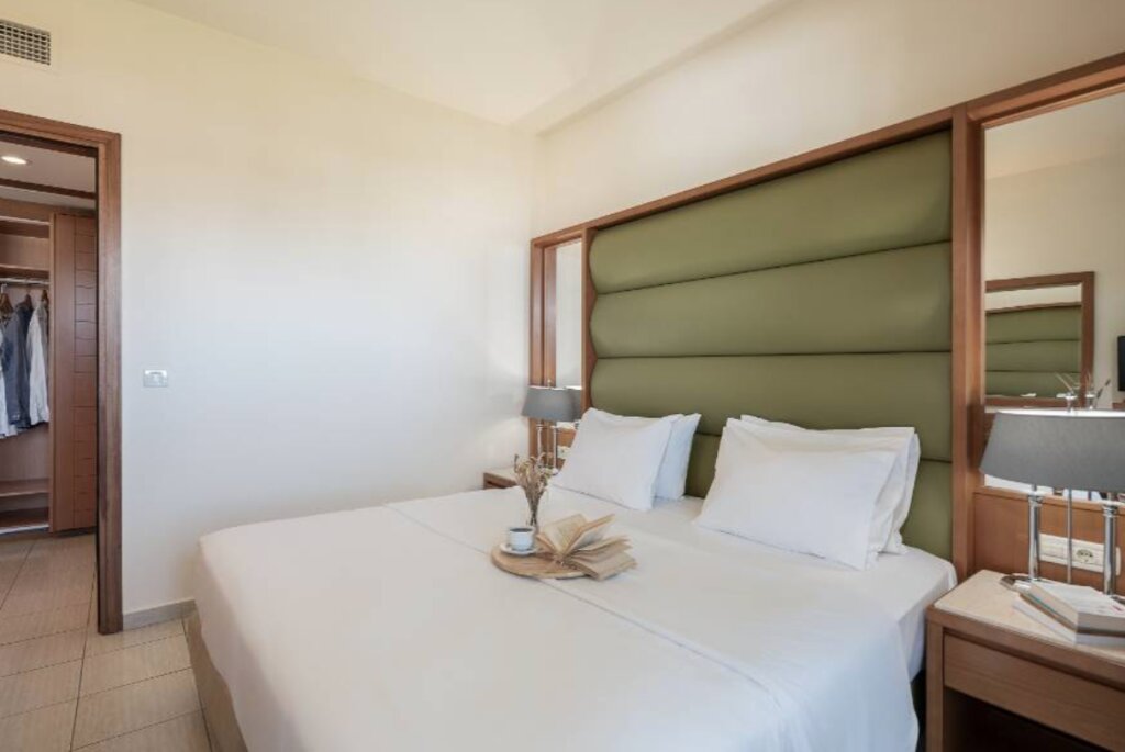 Двухместный люкс с частичным видом на море Cretan Dream Resort & Spa