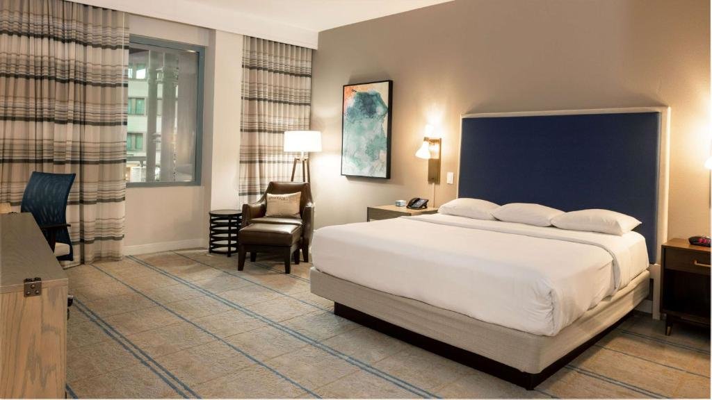 Mobility Accessible Double room Hilton Austin Airport