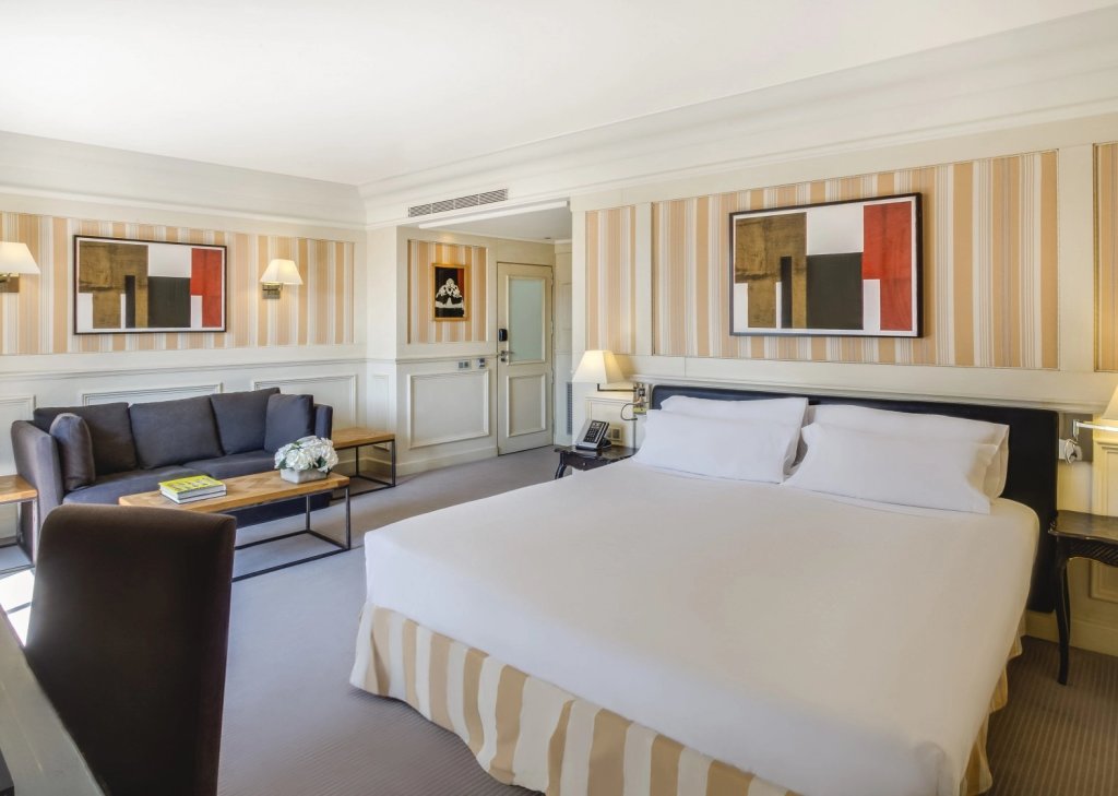 Double Junior Suite with courtyard view Majestic Hotel & Spa Barcelona GL