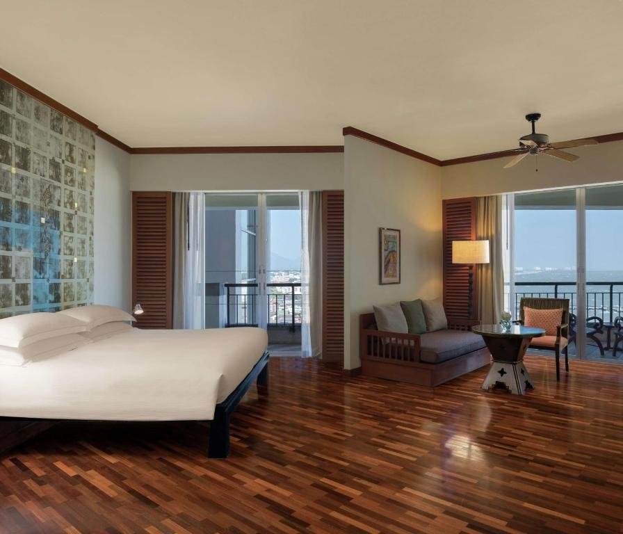 Double Junior Suite with balcony Hilton Hua Hin Resort & Spa