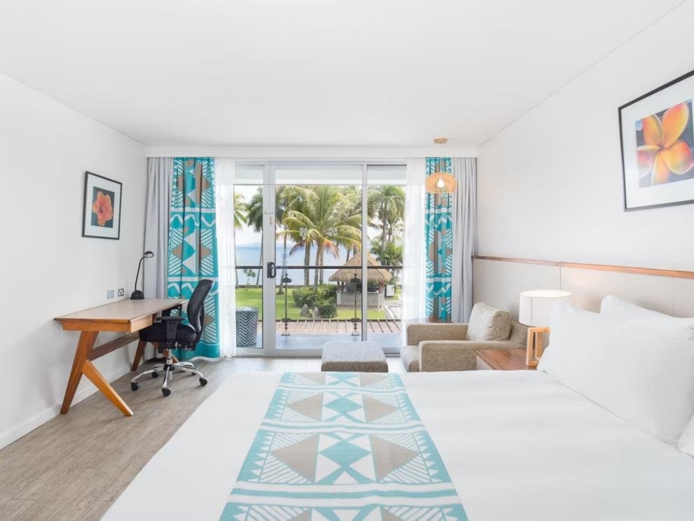 Двухместный номер Premium с балконом и с видом на закат Holiday Inn Suva, an IHG Hotel