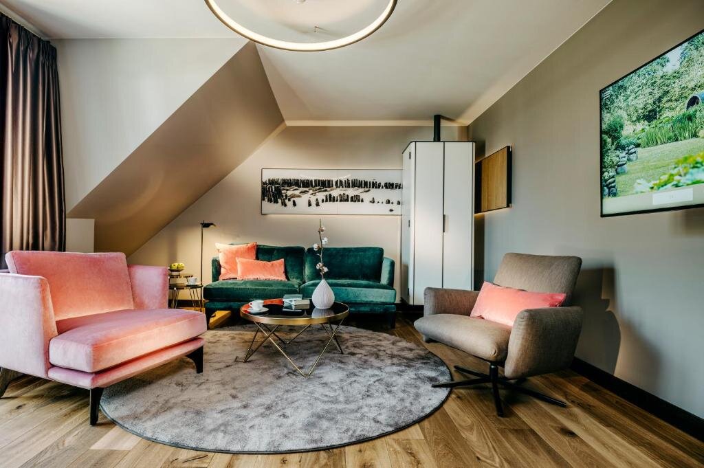 Двухместный люкс с 2 комнатами Relais & Châteaux Landhaus Stricker, Hotel des Jahres 2023