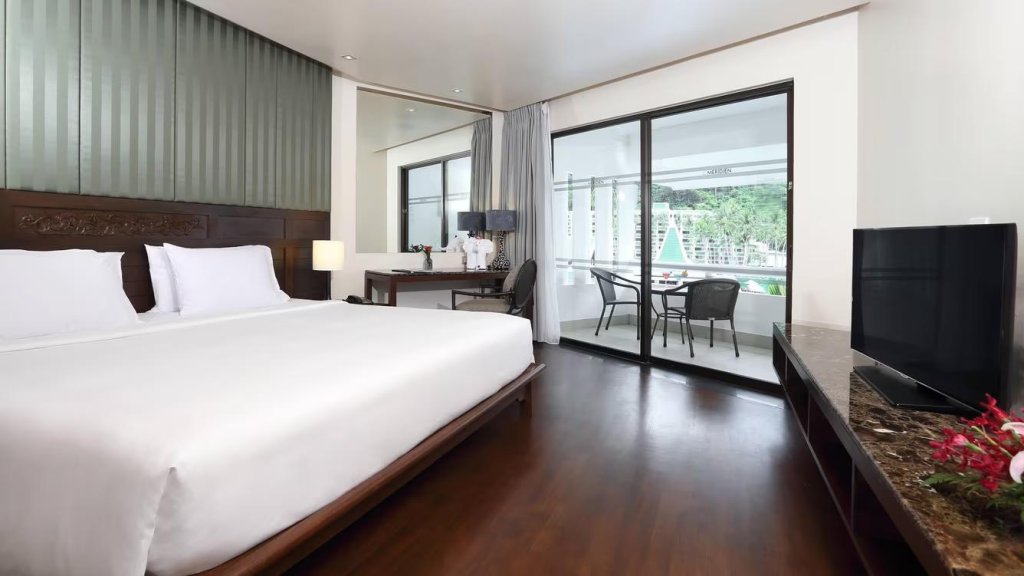 Двухместный люкс с террасой c 1 комнатой с видом на океан Le Meridien Phuket Beach Resort