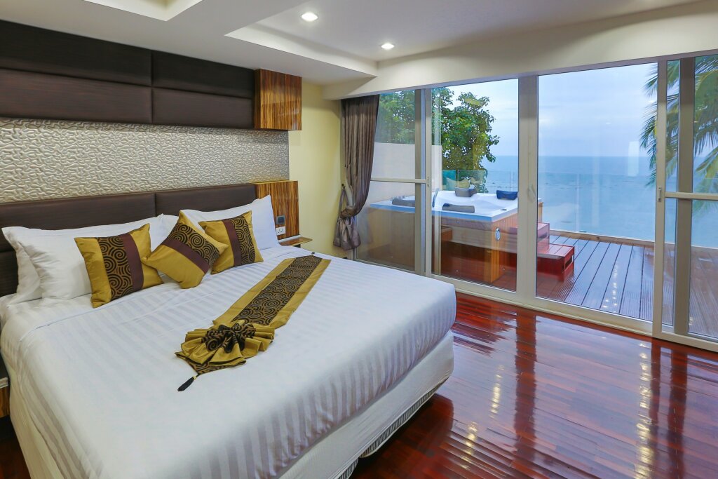 Люкс Spa Bath с 2 комнатами с балконом и с видом на море Royal Beach Boutique Resort & Spa Koh Samui - SHA Extra Plus