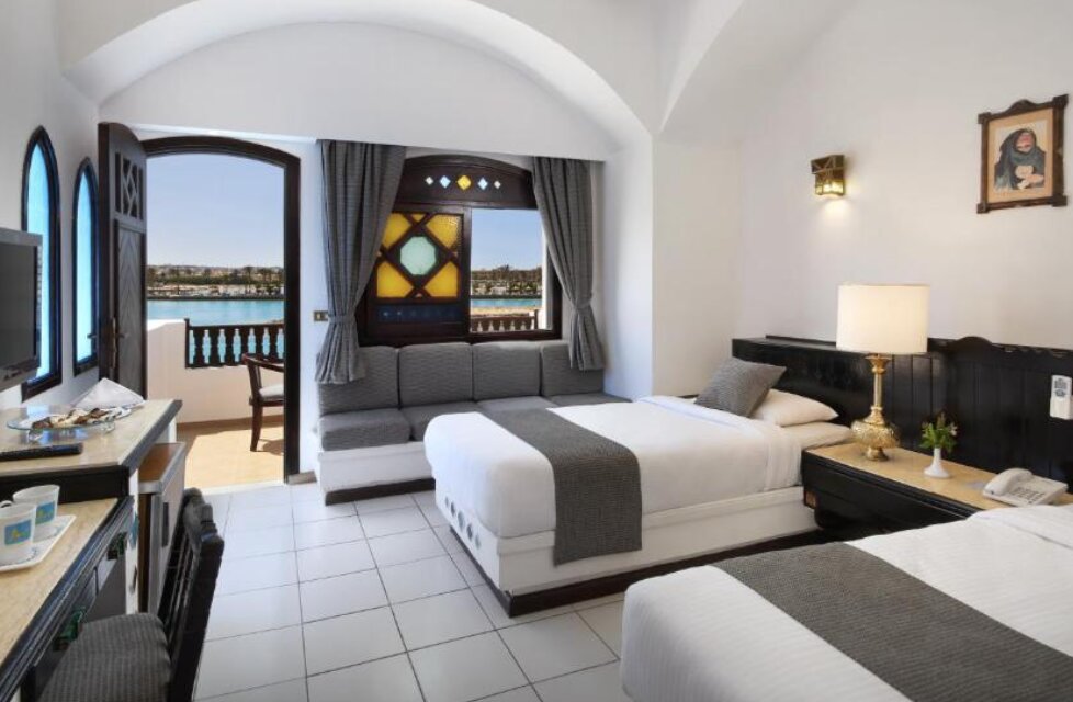 Двухместный номер с видом на бассейн Arabella Azur Resort