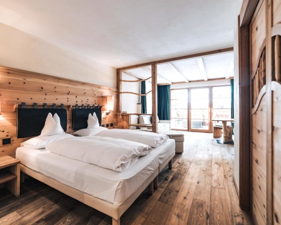 Двухместный полулюкс Saslong Dolomites Living Hotel Tirler