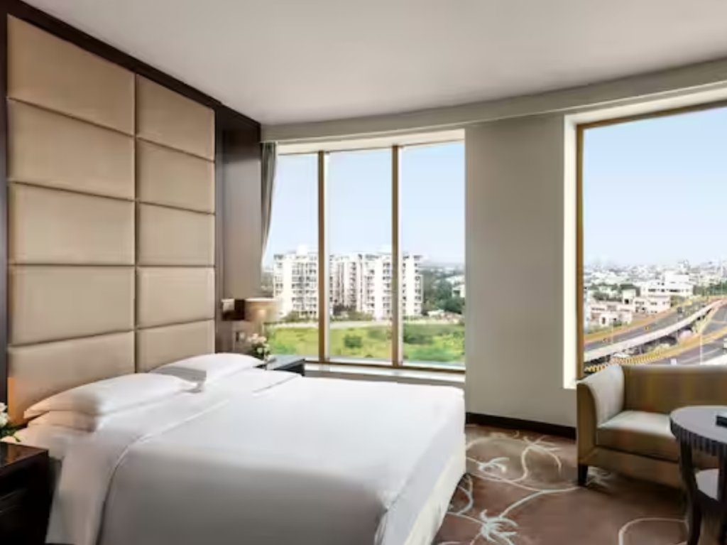 Двухместный люкс с видом на Aravalli Range c 1 комнатой Hilton Jaipur