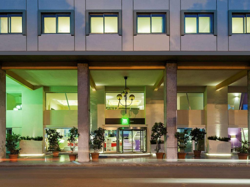 Отель Ibis Styles Palermo President 4* (87 отзывов) в Borgo Vecchio,  Палермо. Забронировать Ibis Styles Palermo President 4*. Оплата картами МИР.