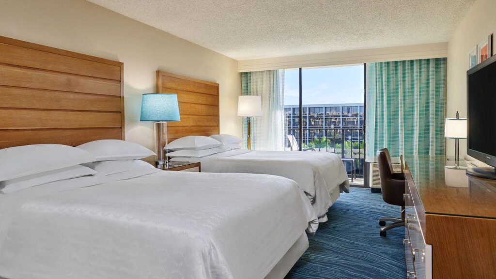 1 Bedroom Quadruple Suite with pool view Sheraton Orlando Lake Buena Vista Resort