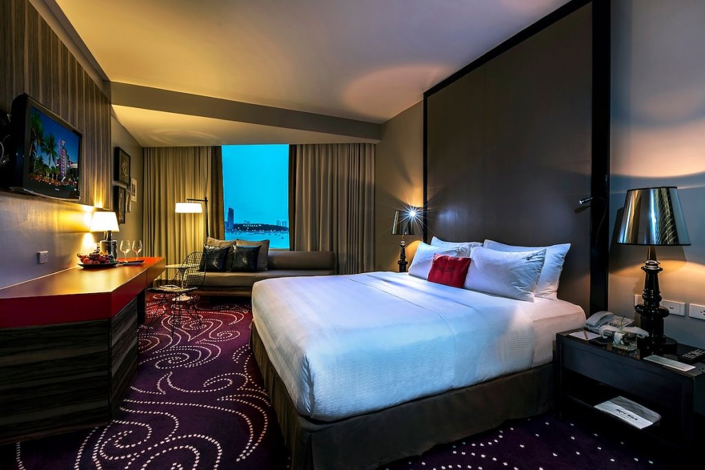 Deluxe Doppel Zimmer mit Meerblick Hard Rock Hotel Pattaya - SHA Extra Plus