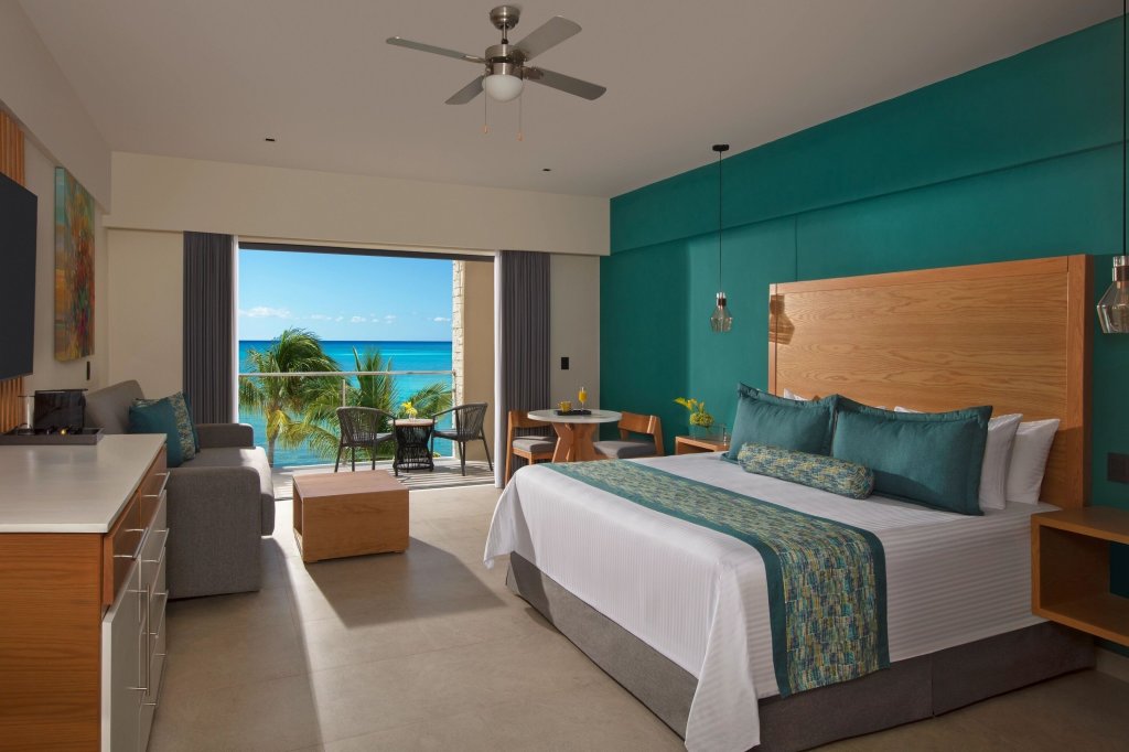 Preferred Club Junior Suite with Tropical view Dreams Cozumel Cape Resort & Spa