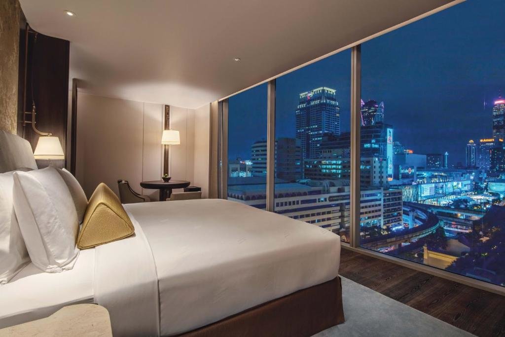 Четырёхместный люкс Waldorf с 2 комнатами Waldorf Astoria Bangkok