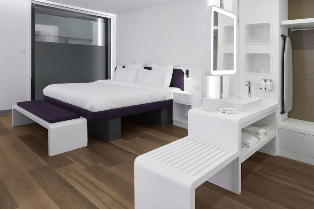 First Сlass Double Junior Suite YOTELAIR Istanbul Airport