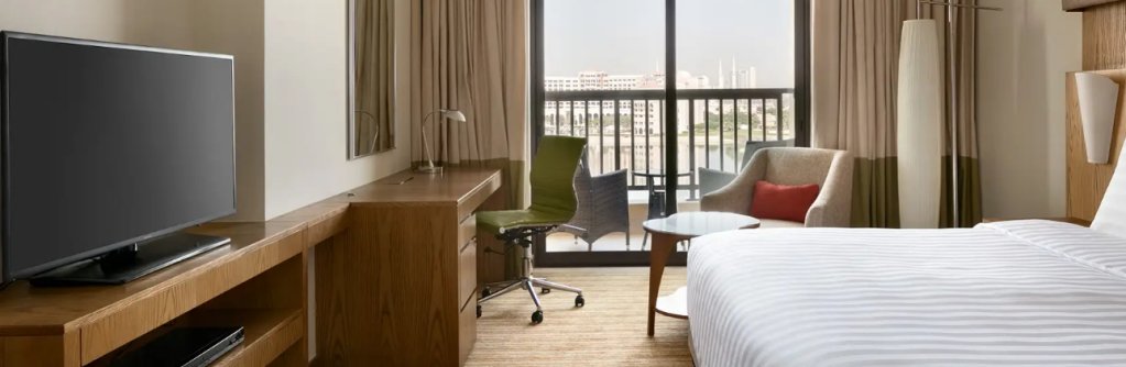 Deluxe Doppel Suite Traders Hotel, Qaryat Al Beri