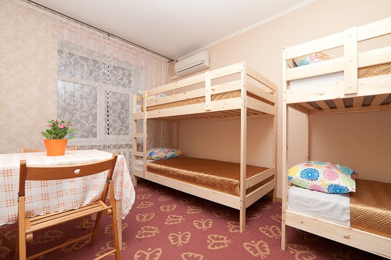 Кровать в общем номере (женский номер) Холидей Хостел на Ленина