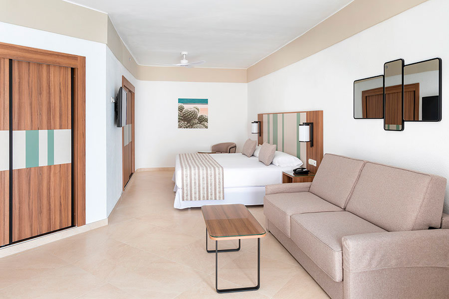 Double Suite with garden view Hotel Riu Paraiso Lanzarote