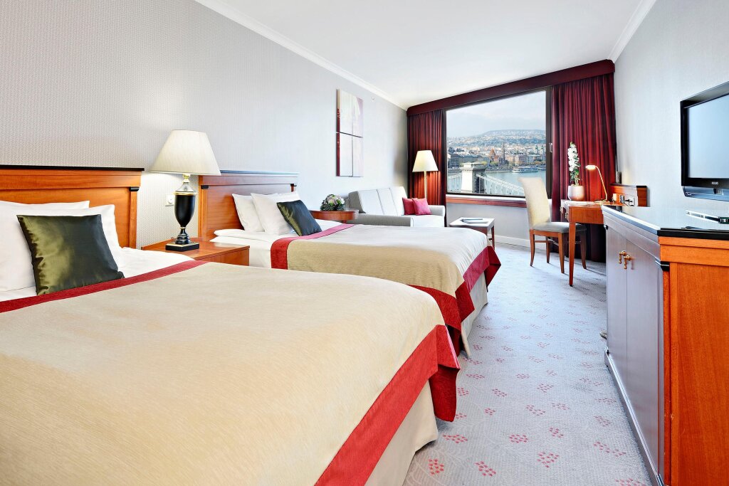 Четырёхместный номер Premium InterContinental Budapest, an IHG Hotel